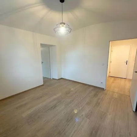 6 Beds, 7 Minutes To Red Bull Ring, 70m2 Apartment