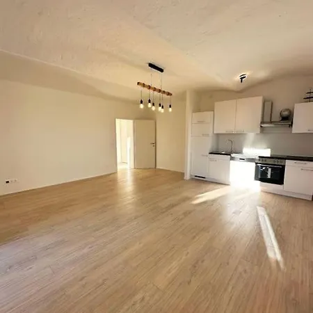 6 Beds, 7 Minutes To Red Bull Ring, 70m2 Apartment