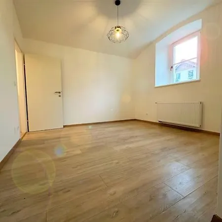 6 Beds, 7 Minutes To Red Bull Ring, 70m2 Apartment