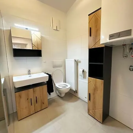 6 Beds, 7 Minutes To Red Bull Ring, 70m2 Knittelfeld