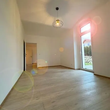 6 Beds, 7 Minutes To Red Bull Ring, 70m2 Apartment *